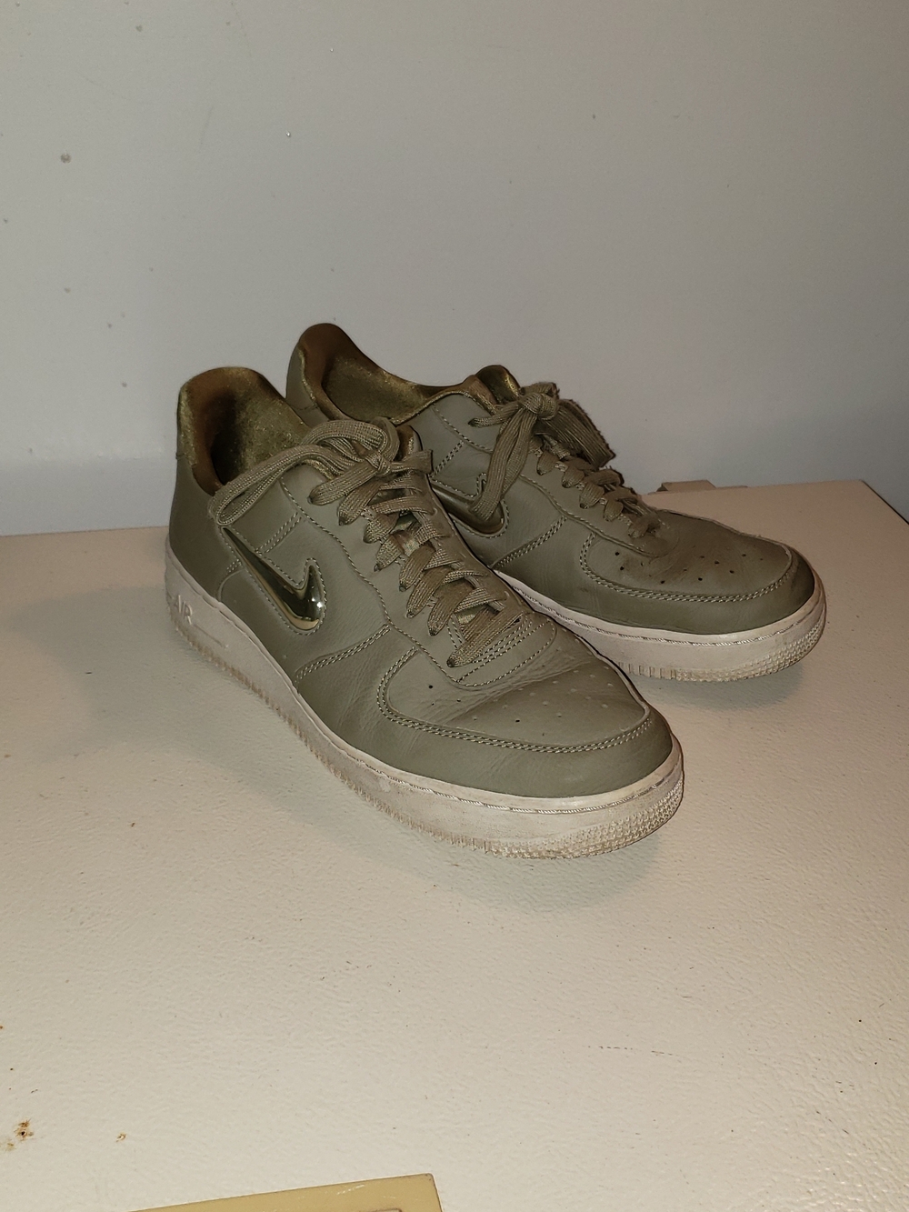 Nike Air Force 1 Low Top Sneakers - Olive Green